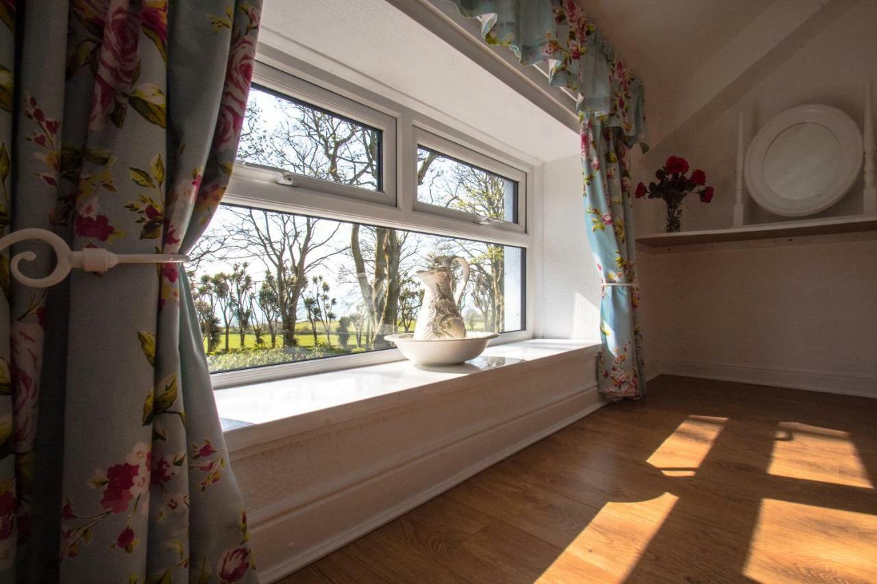 Mallard Cottage Whitehead Bagian luar foto